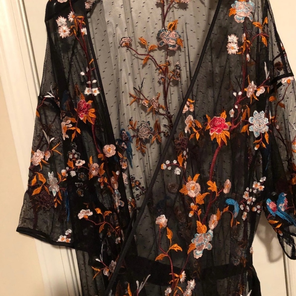 Beautiful Embroidered Robe - Picture 7 of 8